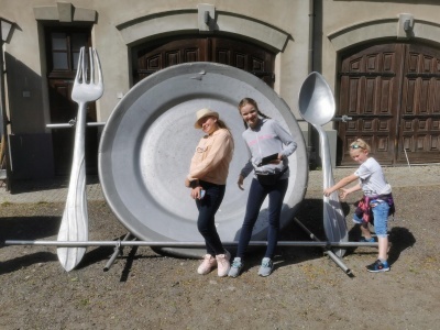  (photo)