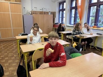  (photo)