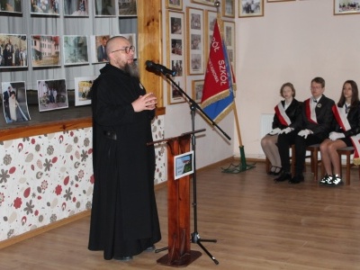  (photo)