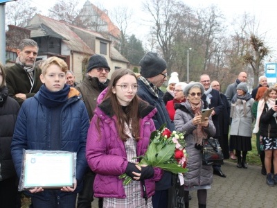  (photo)