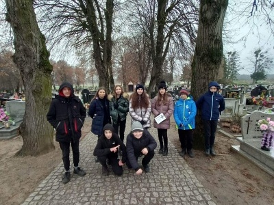  (photo)