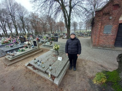  (photo)