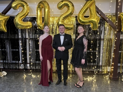  (photo)