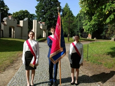 (photo)