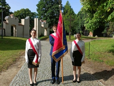 (photo)