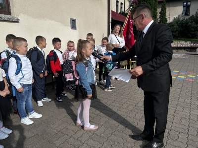  (photo)