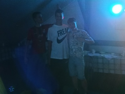  (photo)