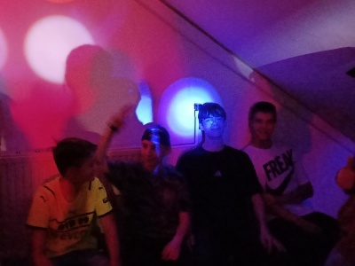  (photo)