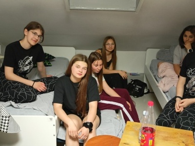  (photo)