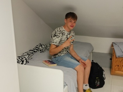  (photo)