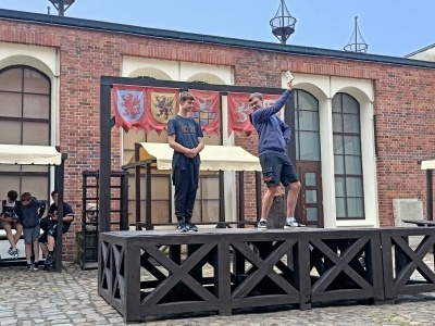 (photo)