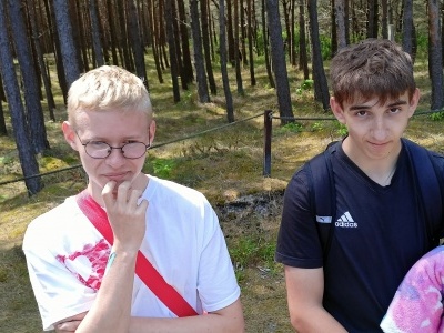  (photo)