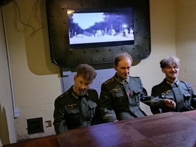  (photo)
