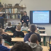 Spotkania edukacyjno-profilaktyczne z funkcjonariuszką Policji